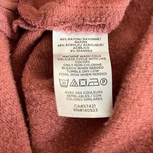 Lou & Grey Women's SignatureSoft Blend Turtleneck Top Size Medium - Picture 10 of 12